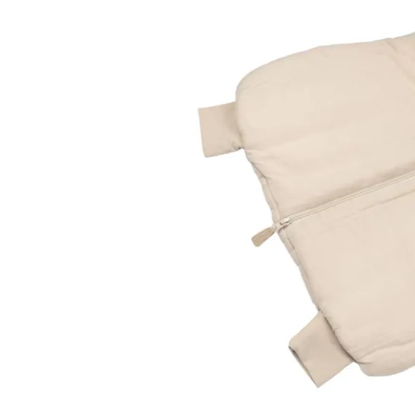 Bamboom Winterslaapzak Mini met armen en voeten – Mousseline Sand – 6–18M
