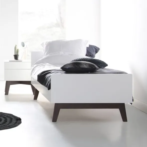 Kidsmill Sixties Kinderkamer Wit Mat / Walnoot | Bed 90 x 200 cm + Kast 2-Deurs